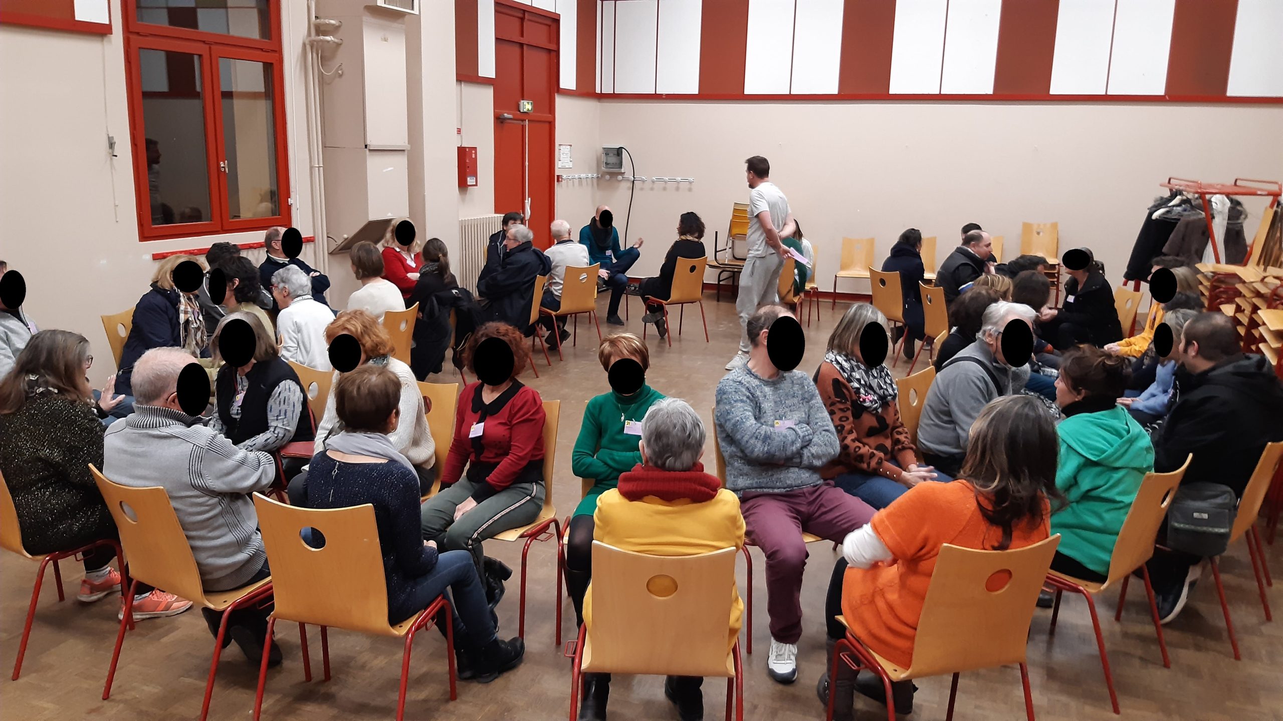 Photos illustrant un rassemblement de bénévoles